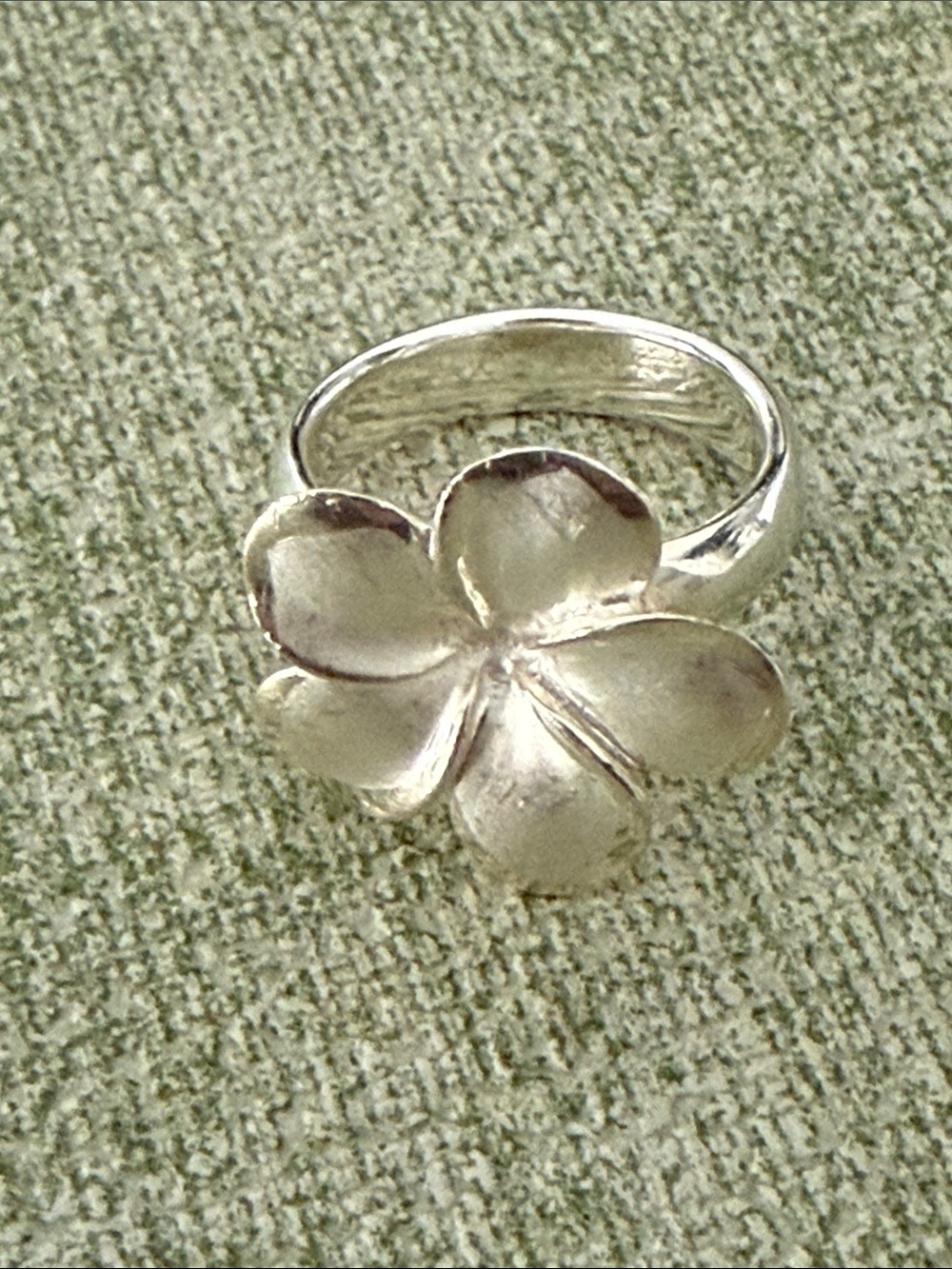 Solid Sterling Silver Flower Ring sz 6